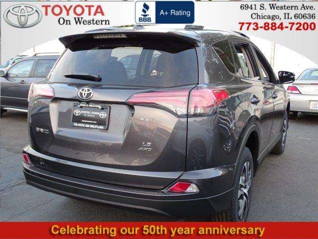 Toyota RAV4 2017 photo 2